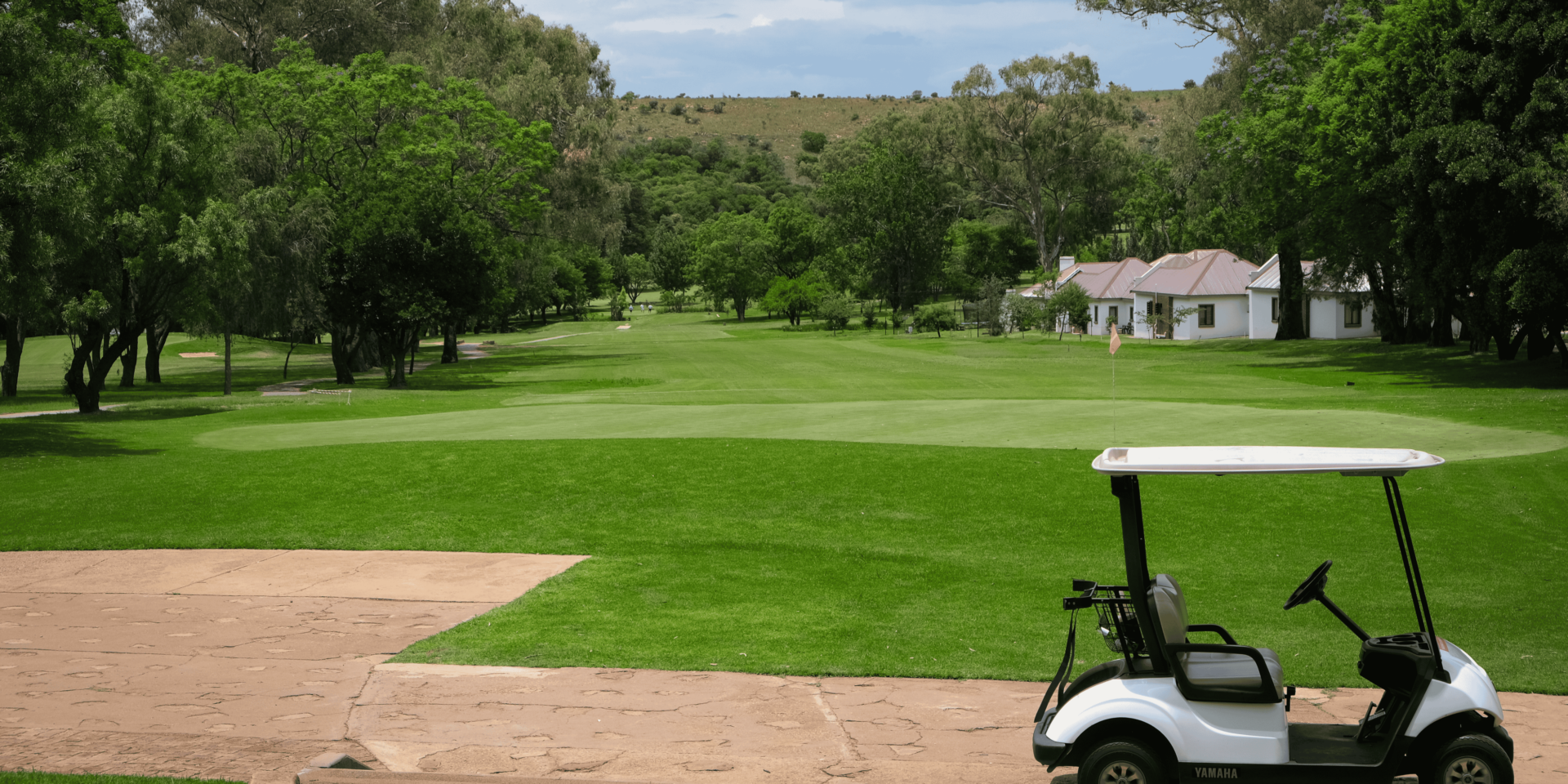 From Tee to Table: Exploring the Clubhouse Experience